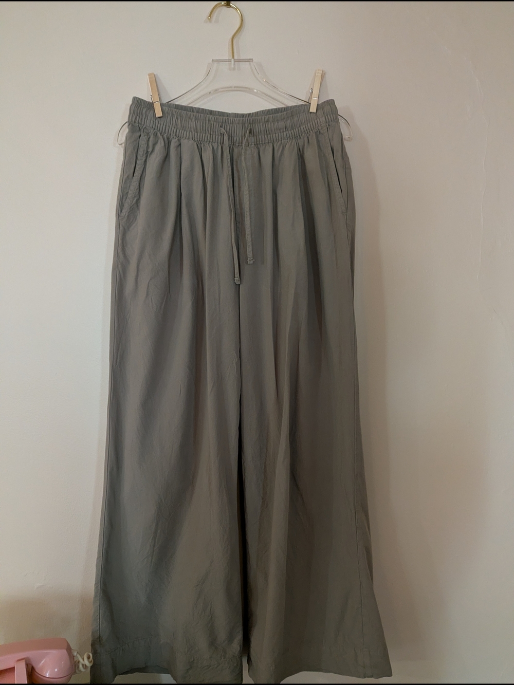 Richer Poorer Elastic Waist Pants in Soft Olive Green - Picture 2 of 5